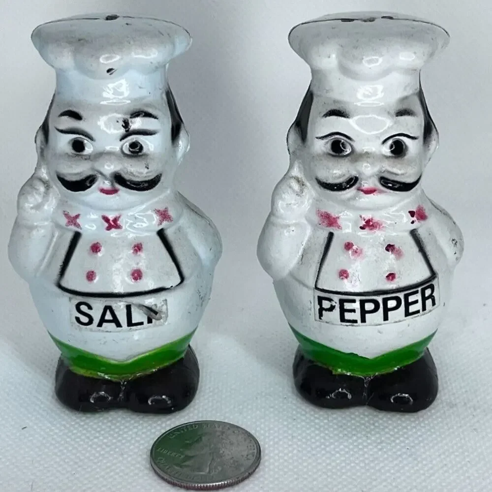 Chef Mates Hard Plastic Salt & Pepper Shakers Set - Made in Hong Kong Vintage